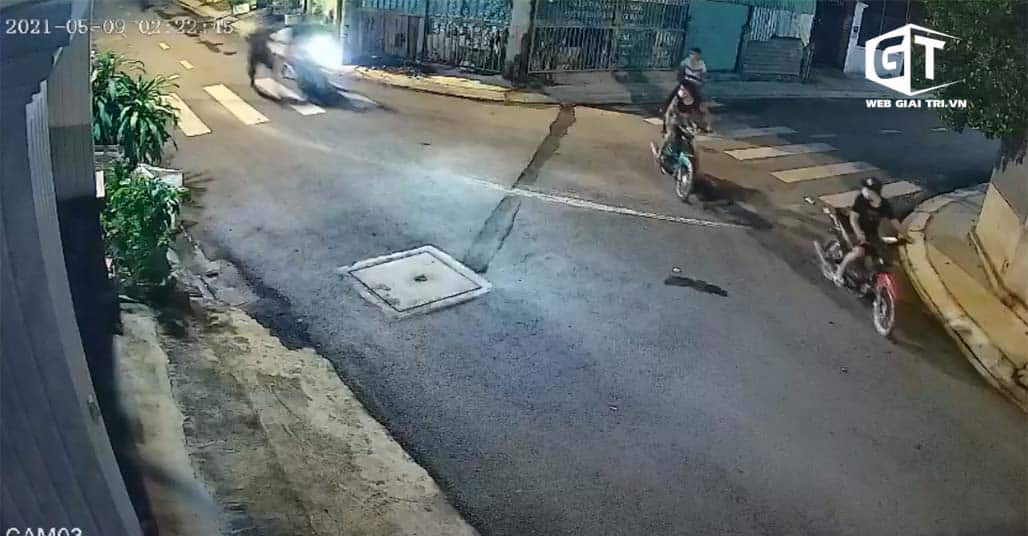 2 giờ sáng, 6 thanh niên dàn cảnh cướp xe máy, tiếng tri hô của nạn nhân khiến cả khu phố thất kinh