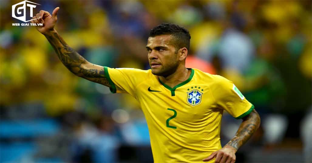 Dani Alves trở lại ĐT Brazil
