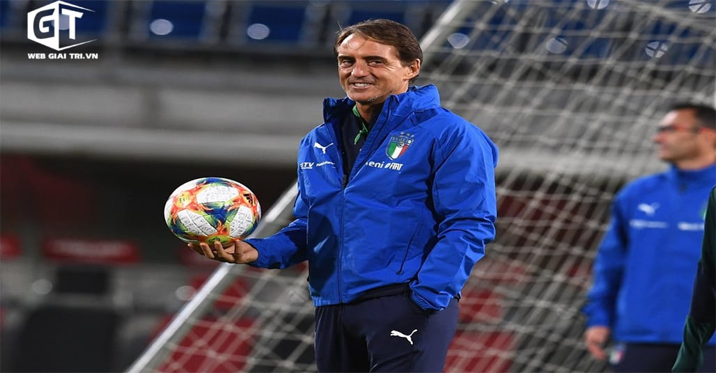 HLV Roberto Mancini gia hạn hợp đồng dẫn dắt ĐT Italia thêm 5 năm