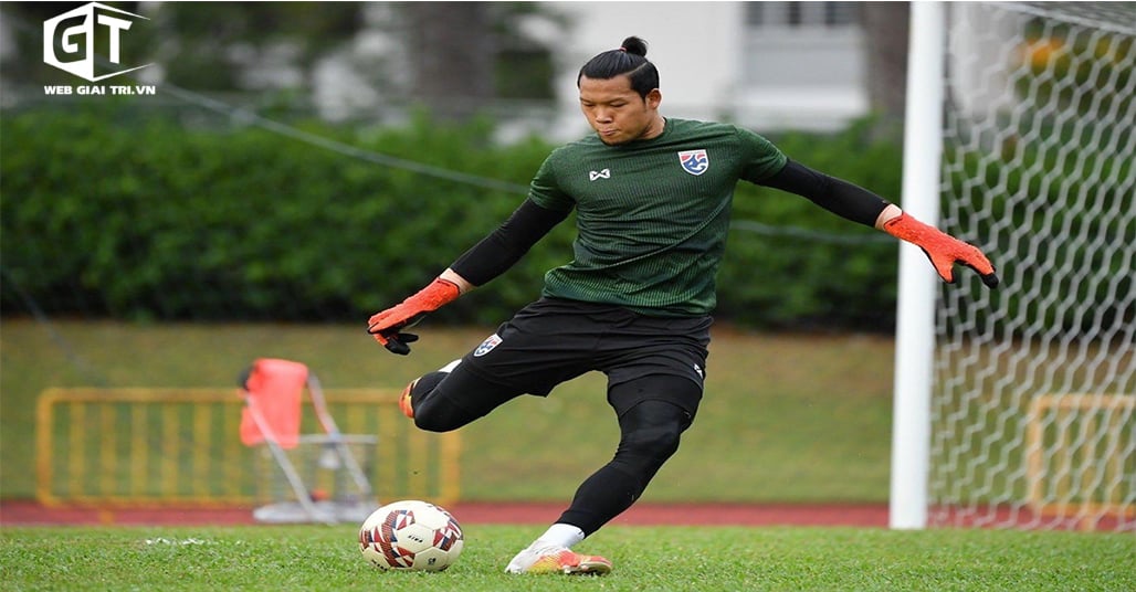 Thủ môn Kawin Thamsatchanan có khả năng chia tay AFF Cup 2020