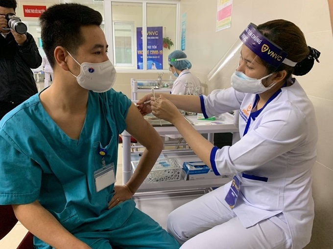 Bộ Y tế hướng dẫn tiêm vaccine phòng COVID-19 liều cơ bản và nhắc lại