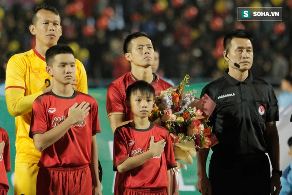 Rộ tin Văn Quyết sắp trở lại ĐTVN, thầy Park ‘thay máu’ lực lượng vì cú ngã đau ở AFF Cup?