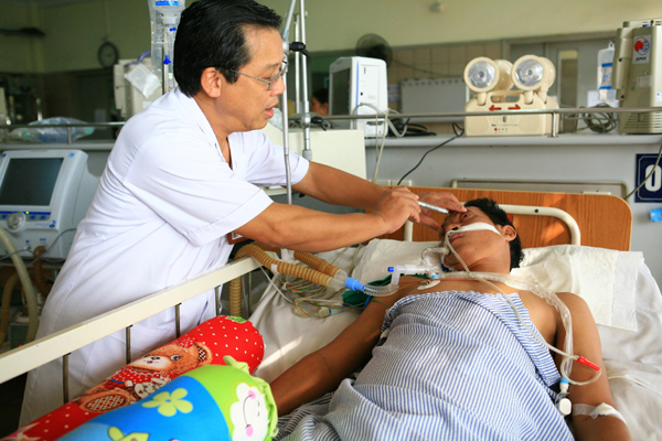 Hai người tử vong do ngộ độc rượu tại Hải Dương