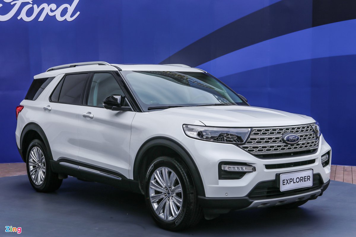 Loạt xe gầm cao tiền tỷ ra mắt tại Việt Nam đầu năm 2022
