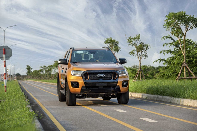 Ford đồng loạt tăng giá các mẫu Ranger và Everest