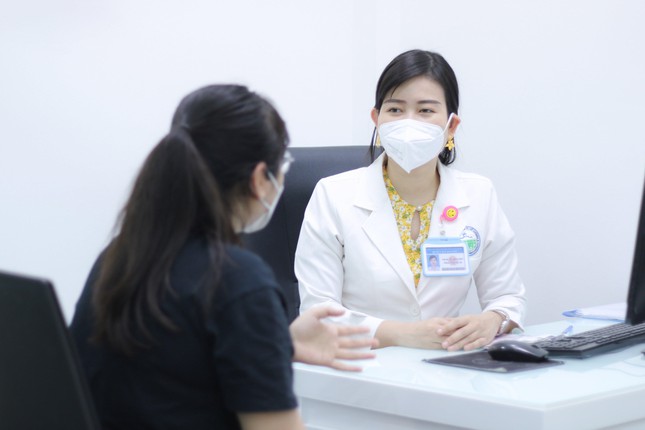 Cô gái trẻ ‘tan nát hết vòng 1’ vì đi spa lột da, làm hồng ‘nhũ hoa’