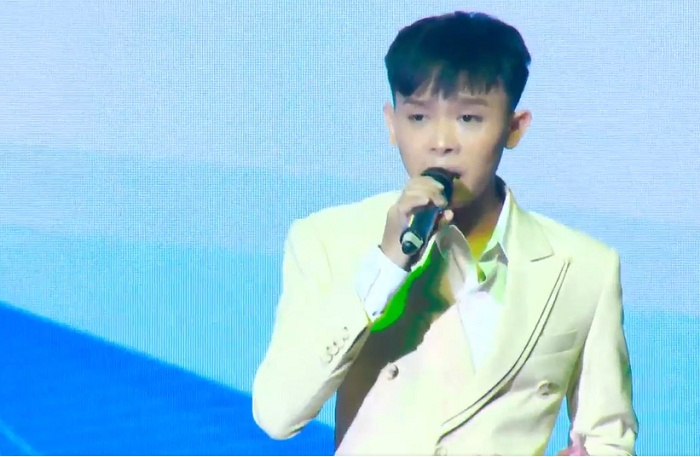 Hồ Văn Cường dần tái xuất showbiz bên cạnh ca sĩ Ngọc Sơn