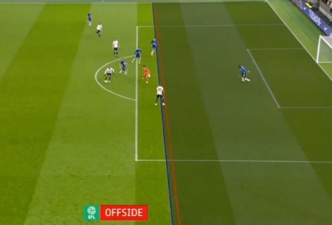 Kepa bỏ khung thành để bẫy việt vị Kane