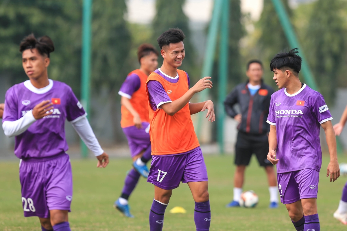 U23 Việt Nam tập xuyên tết chuẩn bị cho giải U23 Đông Nam Á