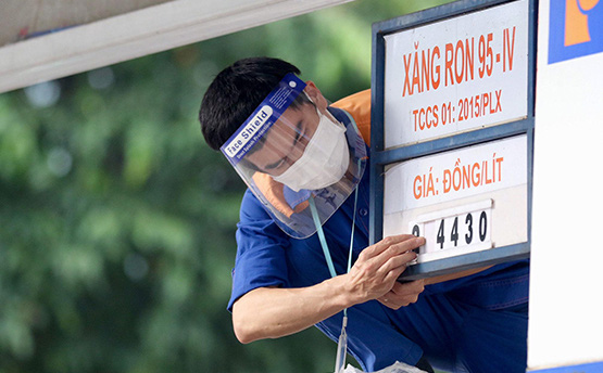 Giá xăng tiếp tục tăng mạnh vào ngày mai?