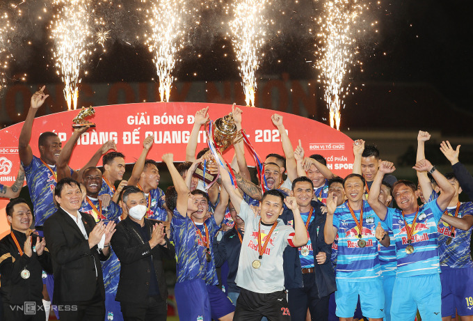 V-League 2022 – ngôi vô địch lên đường du Nam?
