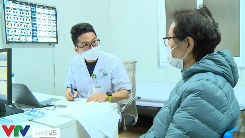 Tổn thương phổi 60%, leo cầu thang lên tầng 2 cũng hụt hơi… nhiều di chứng đáng ngại hậu Covid-19