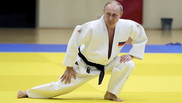 Liên đoàn Judo quốc tế tước chức danh của ông Putin