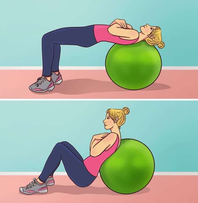 4 bài tập với bóng giúp săn chắc toàn thân