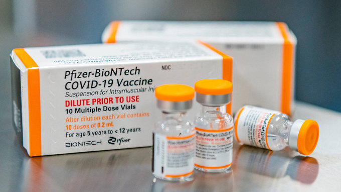 Bộ Y tế giải trình việc chậm mua vaccine cho trẻ em