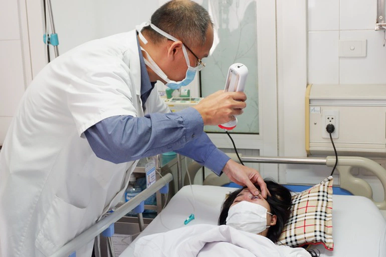 Phú Thọ: Mù mắt sau khi tiêm filler… chui