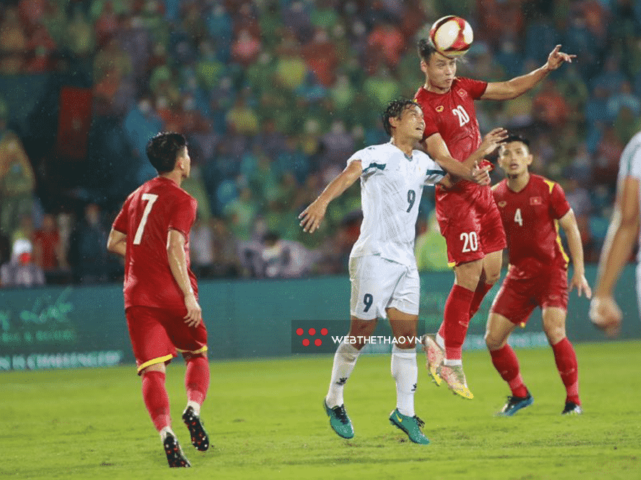 Hai thái cực cảm xúc của U23 Việt Nam và U23 Philppines sau màn “thủy chiến” ở Việt Trì