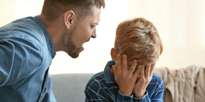 Mối quan hệ giữa cách dạy con nghiêm khắc và rối loạn tâm thần của trẻ