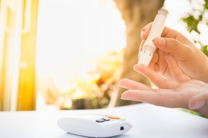 Làm thế nào bạn có thể kiểm soát bệnh tiểu đường và mất nước trong mùa hè