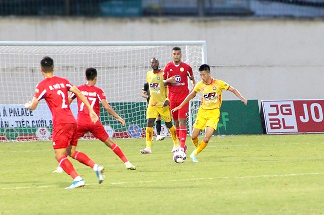 V.League 1 – 2022: Hoà Nam Định trên sân nhà – Đông Á Thanh Hóa nguy cơ tụt sâu hơn trên bảng xếp hạng
