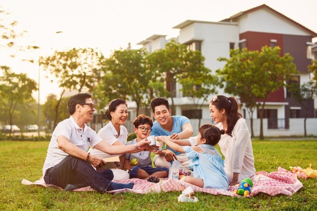 Tuyên truyền, nâng cao kiến thức, kỹ năng chăm sóc trẻ em, người cao tuổi, bình đẳng giới trong gia đình