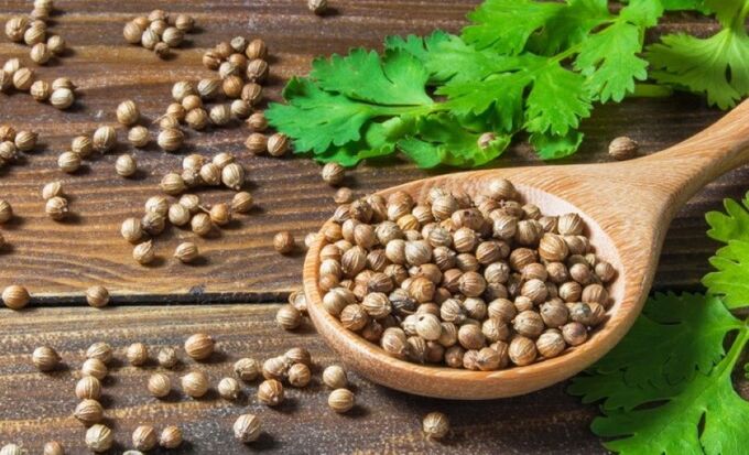 Công dụng bất ngờ khi uống nước hạt rau mùi vào buổi sáng