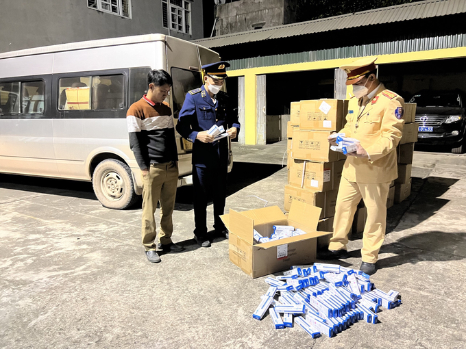 Quảng Ninh tạm giữ 10.000 bộ kit test nhanh COVID-19 có dấu hiệu nhập lậu