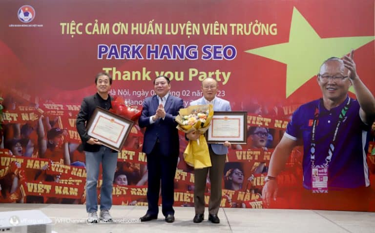 Chia tay ‘người truyền cảm hứng’ cho bóng đá Việt Nam