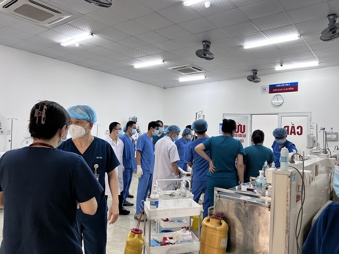Hà Nội tập trung cấp cứu, điều trị nạn nhân vụ tai nạn giao thông nghiêm trọng tại Xuân La