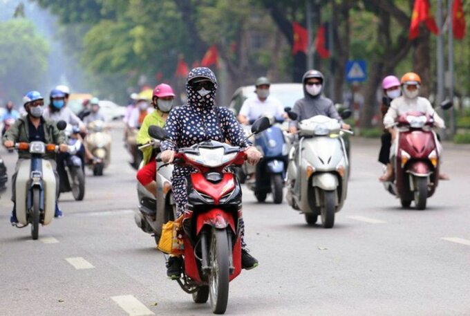 Dự báo thời tiết ngày 16/4: Miền Bắc tăng nhiệt nhanh, Trung Bộ có nắng mưa đan xen