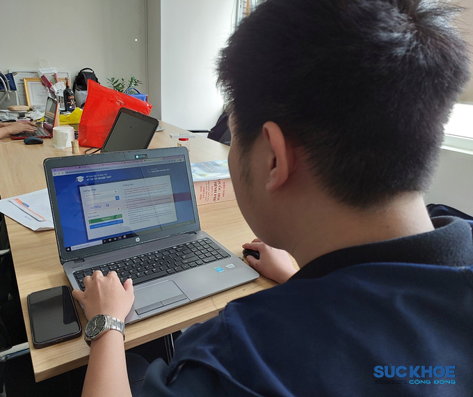 Thí sinh lớp 12 thử đăng ký dự thi tốt nghiệp THPT trực tuyến từ ngày 26/4