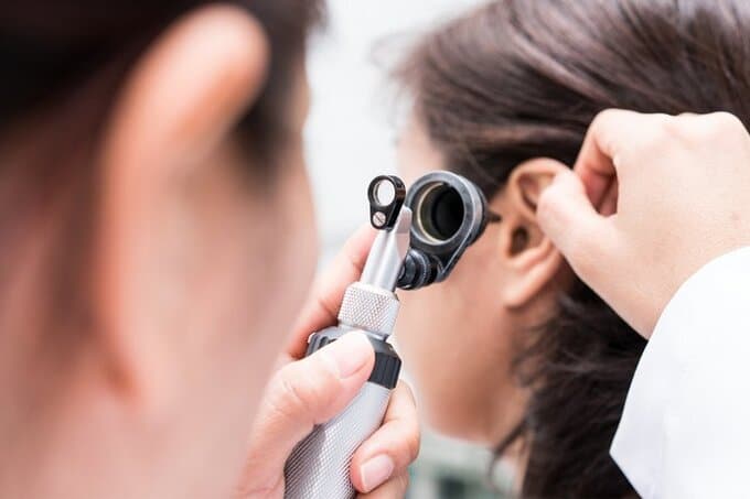 Phú Thọ: Một phụ nữ bỗng điếc đột ngột sau 4 ngày bị ù tai