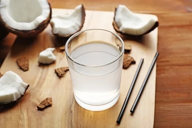 10 lợi ích sức khỏe của nước dừa