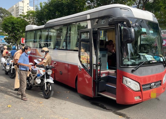 TP. HCM tăng cường kiểm tra, xử lý “xe dù, bến cóc”, “xe trá hình tuyến cố định”