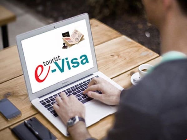 Áp dụng cấp thị thực điện tử cho công dân các nước, vùng lãnh thổ; Cho phép người nước ngoài nhập cảnh, xuất cảnh bằng thị thực điện tử