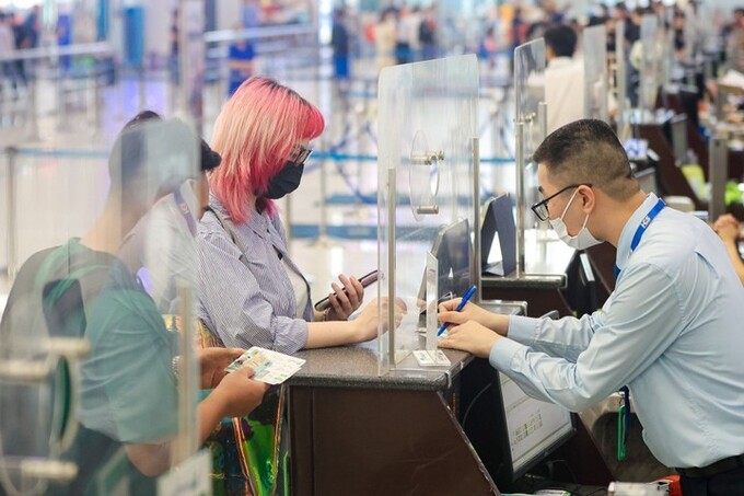 Người dân có thể sử dụng tài khoản định danh điện tử mức độ 2 (tài khoản VNeID) để làm thủ tục đi máy bay từ ngày 2/8/2023