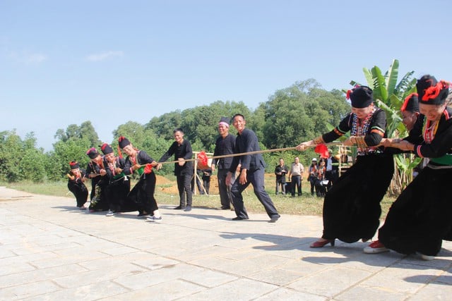 Về làng trải nghiệm nét văn hóa truyền thống