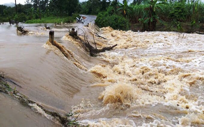 Các tỉnh miền núi phía Bắc ứng phó với mưa lớn, nguy cơ lũ quét, sạt lở đất