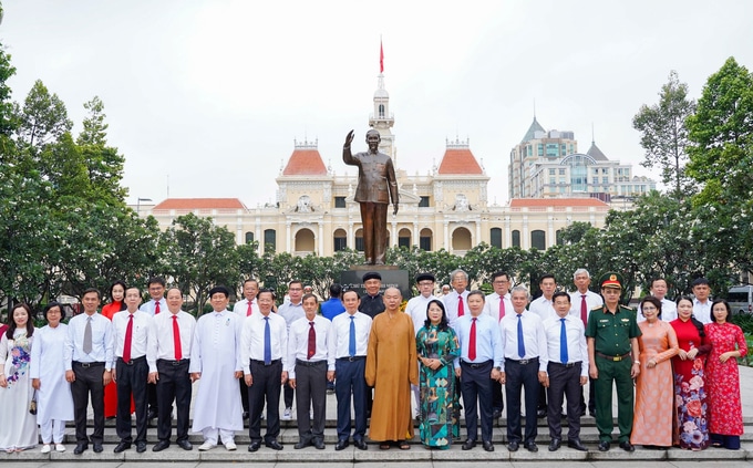 TPHCM dâng hương tưởng niệm Chủ tịch Hồ Chí Minh nhân ngày Quốc khánh 2/9