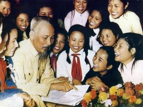 Chủ tịch Hồ Chí Minh với giáo dục và đào tạo