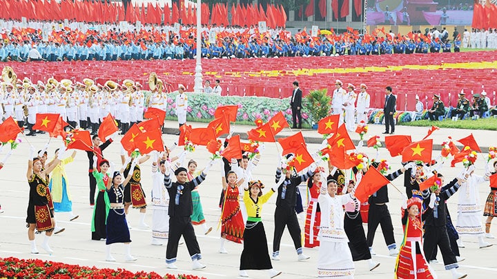 Rực rỡ “Sắc màu các dân tộc Việt Nam”