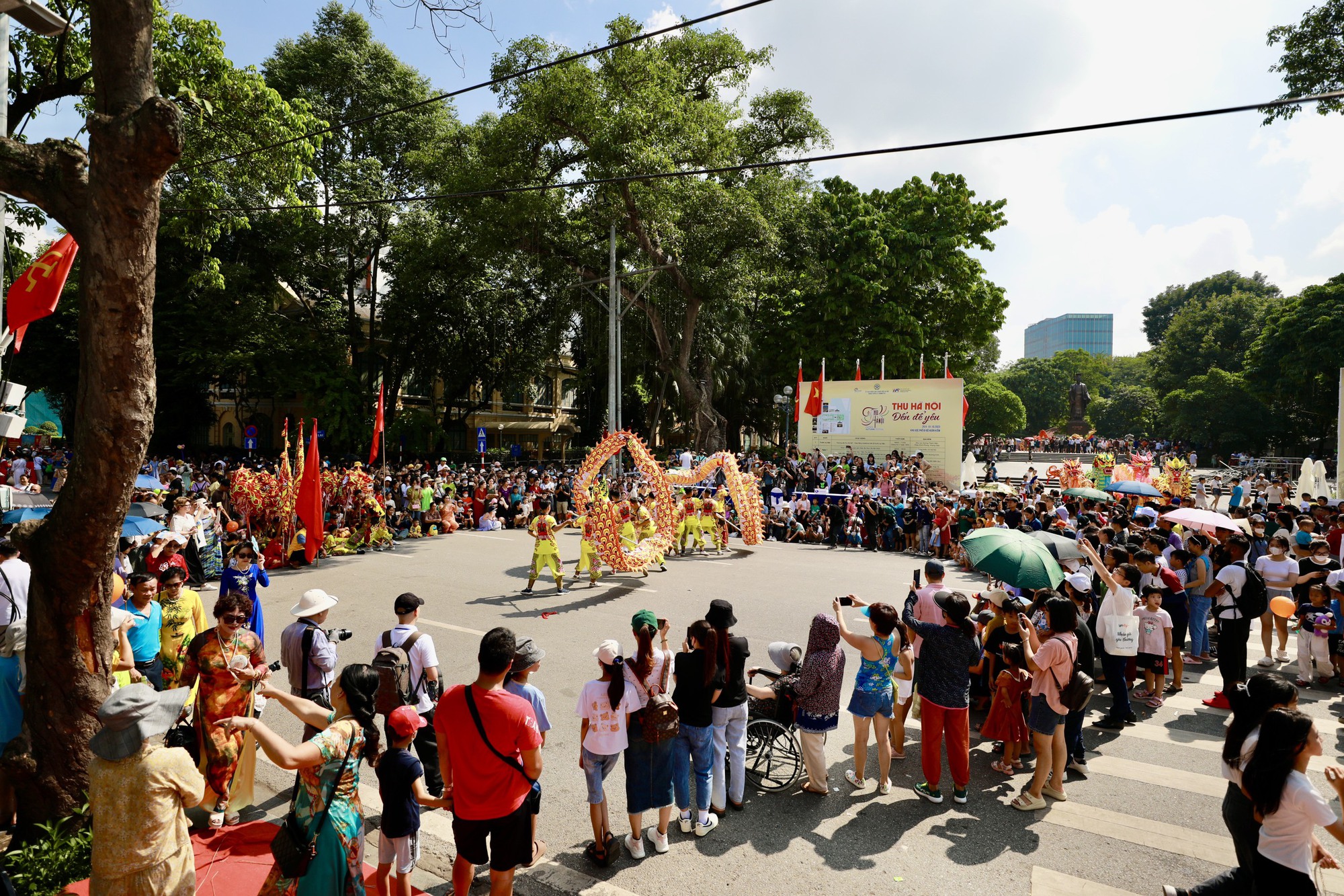 Sắc màu văn hóa, nghệ thuật hấp dẫn tại “Carnaval Thu Hà Nội”