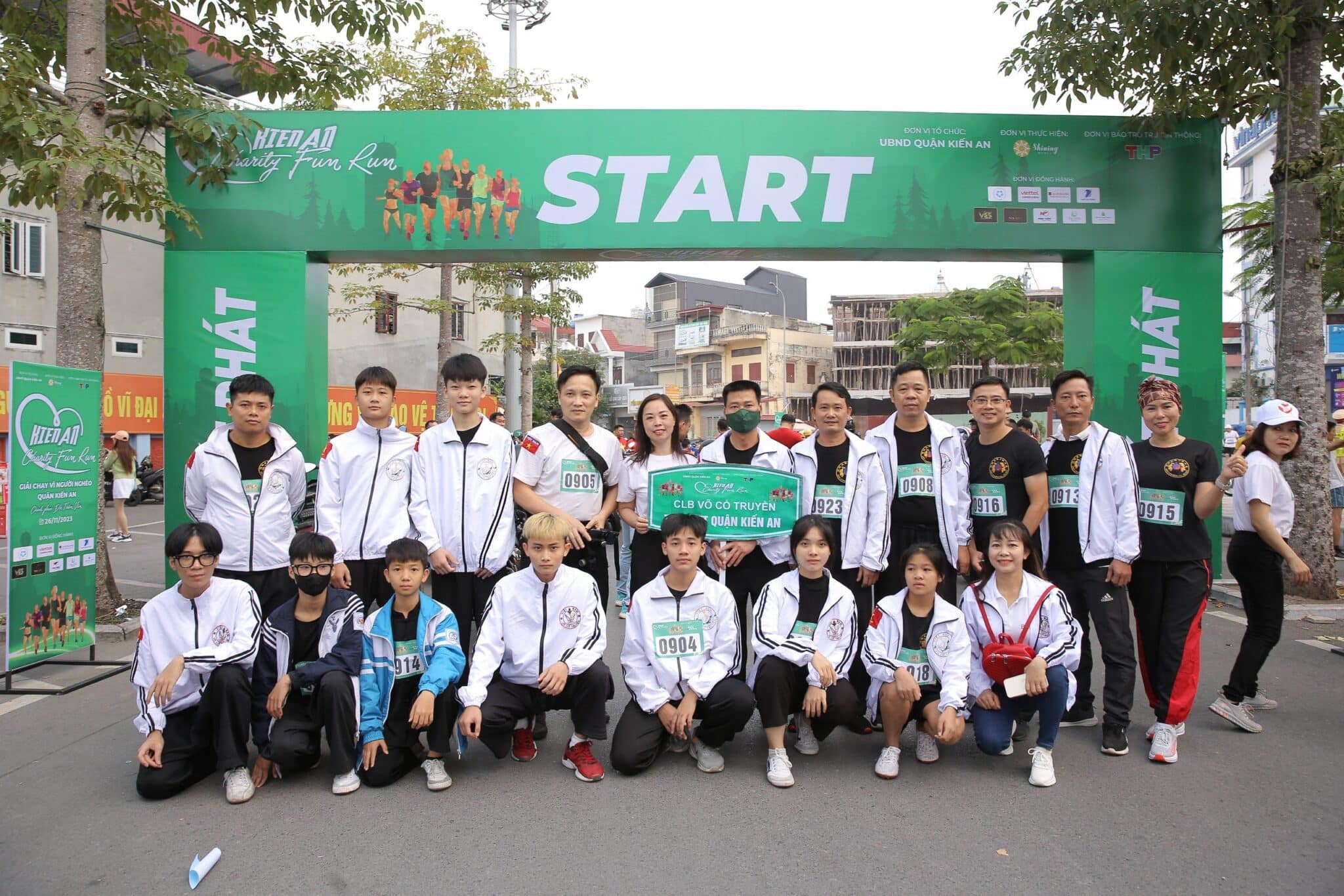 Môn phái Thiếu Lâm Hồng Gia Hà Châu tham gia Giải Chạy chinh phục đỉnh Thiên Văn gây quỹ “Vì người nghèo” do quận Kiến An tổ chức.