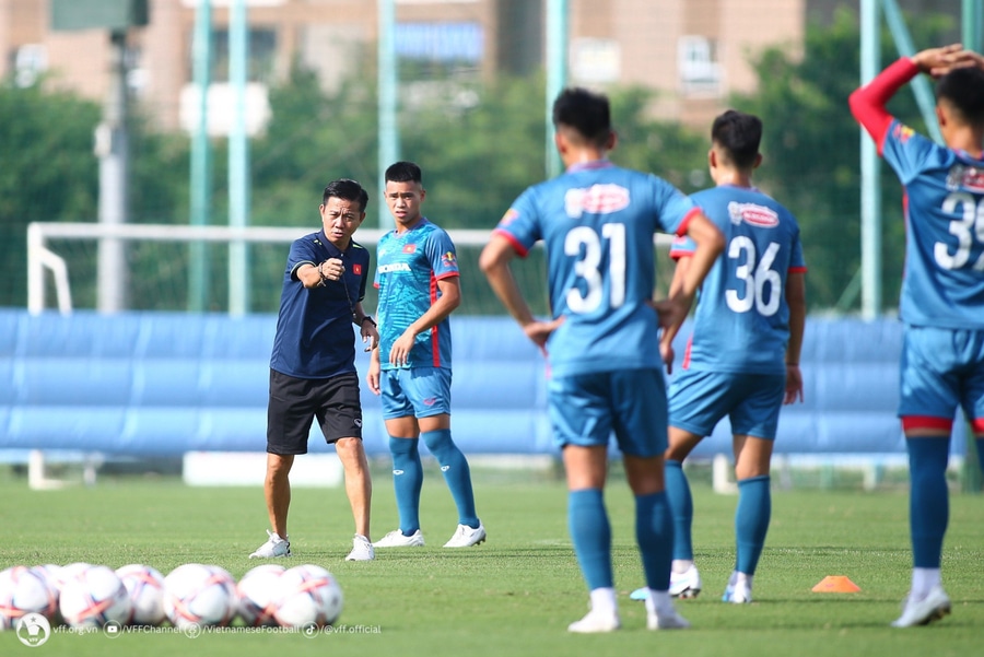Danh sách 28 cầu thủ được triệu tập vào đội tuyển U23 Việt Nam tham dự vòng Chung kết giải bóng đá U23 châu Á 2024
