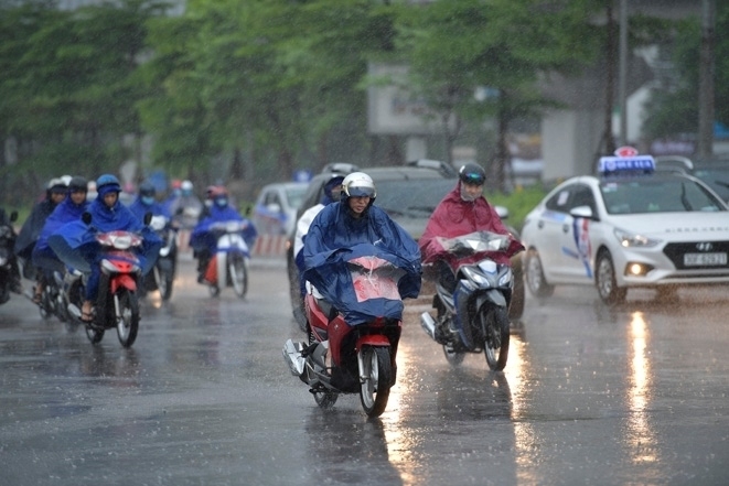 Dự báo thời tiết ngày 31/5: Miền Bắc có mưa dông, miền Trung nắng nóng oi bức