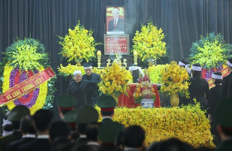 TIỄN NGƯỜI ĐI