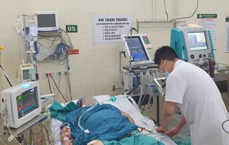 Các ca sốt xuất huyết Dengue nặng với nhiều dấu hiệu cảnh báo và biến chứng nguy hiểm, nguy cơ tử vong cao