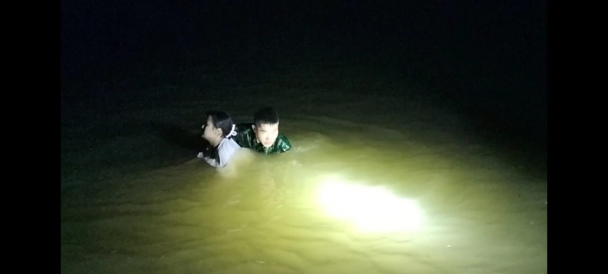 Cao Bằng: Tuyên dương, khen thưởng chiến sĩ dũng cảm cứu người đuối nước trong đêm