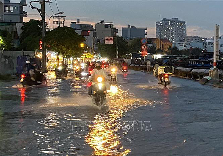 Thời tiết ngày 4/8: Vùng núi Bắc Bộ, Tây Nguyên và Nam Bộ có mưa dông