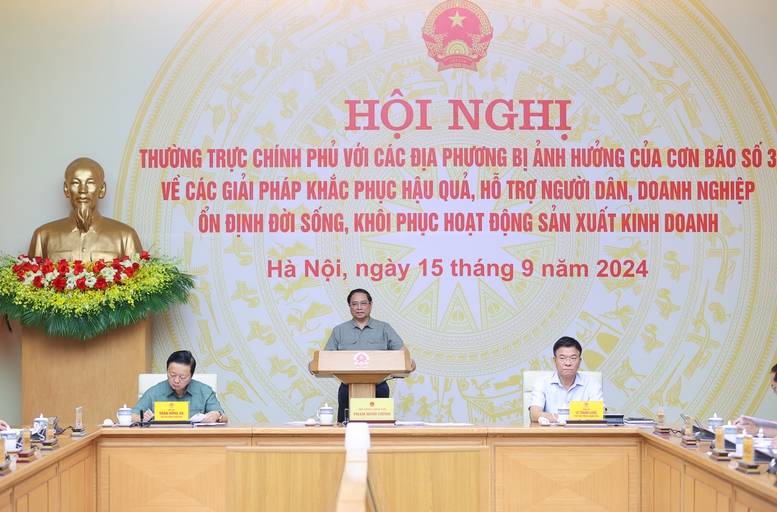 Thủ tướng chủ trì Hội nghị khắc phục hậu quả bão, hỗ trợ người dân ổn định cuộc sống